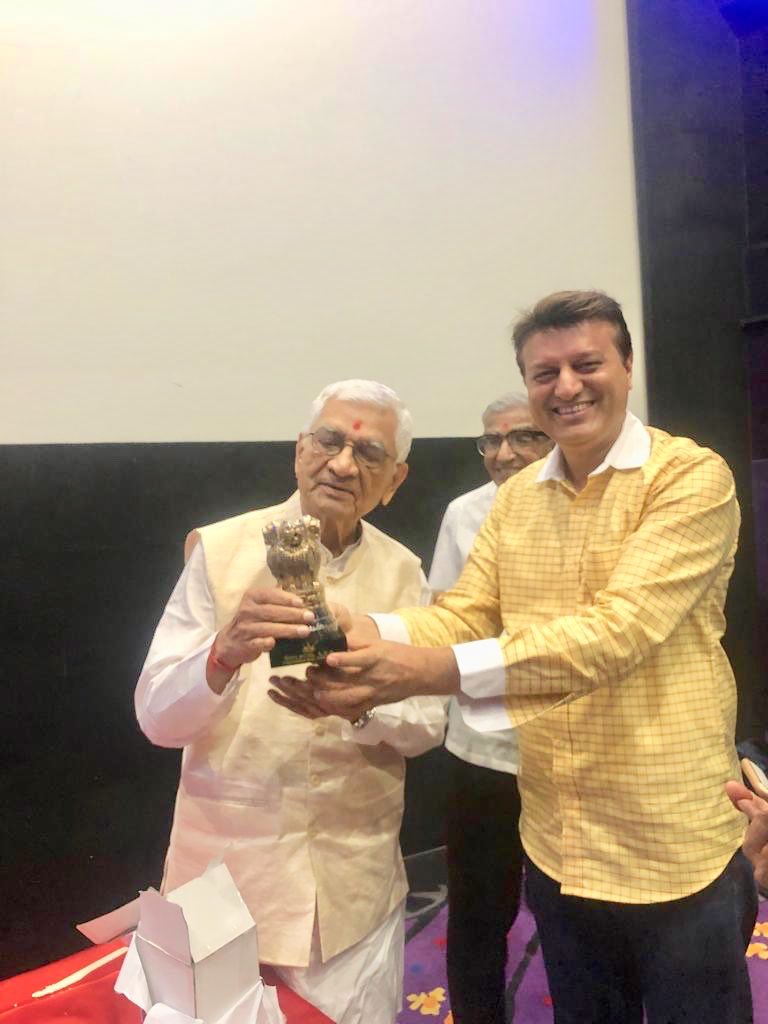 ameetvmehta's tweet photo. Conveyed best wishes on 91st Birthday to former Sheriff of Mumbai Shri #MohanbhaiPatel at Sunny Super Studio by screening movie on Social Awareness “Village of a Lesser God” on development & upliftment of #Talasari Village. #NishaSagar #DrJatinValia @iamsunnydeol #NayanPatel https://t.co/WXcEMRpWWy