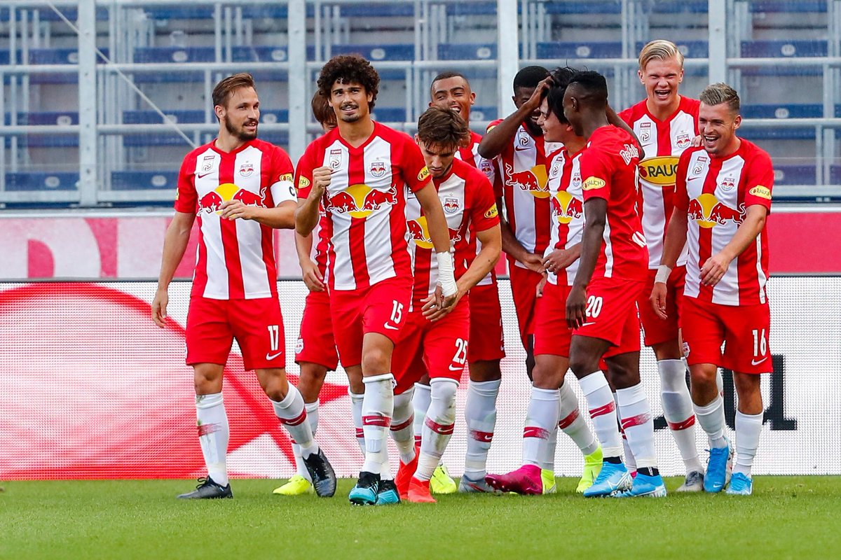 Taki Twitterissa いやー身長差 泣 南野拓実