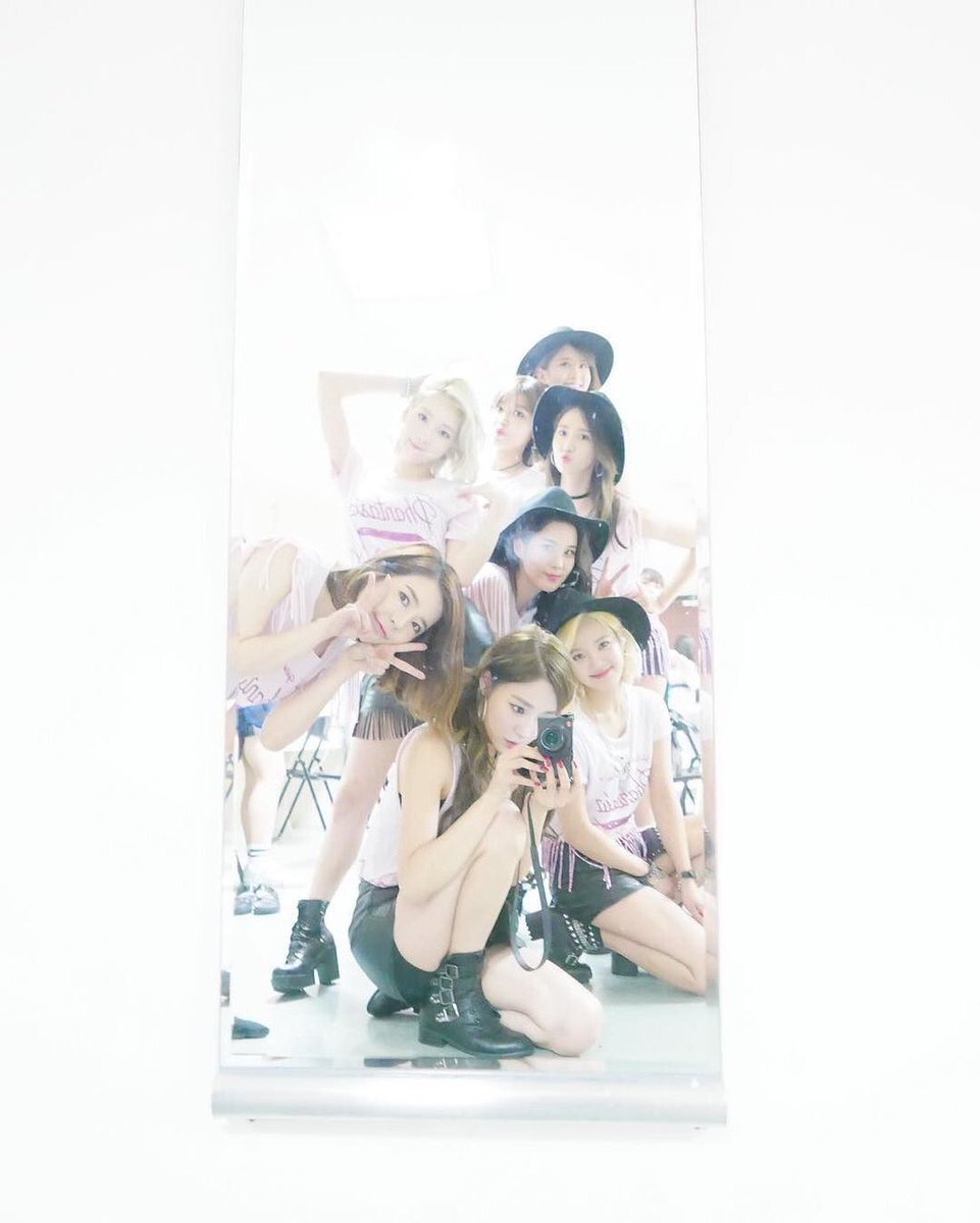 KTaeyeonim's tweet photo. @GirlsGeneration 💕💓💞💖💝💘💗 Love you to the moon and back. Always. 

#GG4EVA
#12yearswithSNSD 
#소녀시대와다시만난그여름
#12년동안_함께_걸어온_이길을_소원해 https://t.co/4uF6KZHcMN