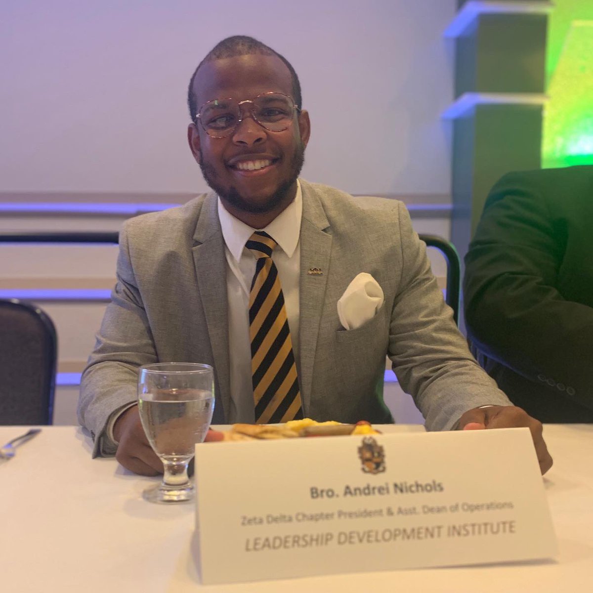 mrduffyyy's tweet photo. Spent the weekend as my region’s
Asst. Associate Dean of Campus Ops.

Thank you to the @AlphaMidwestLDI staff for allowing my chapter (@APHIAZD) to host the Midwest Region! 06 to the good Bruhs🤙🏾❄️ https://t.co/c8vboxfI3B