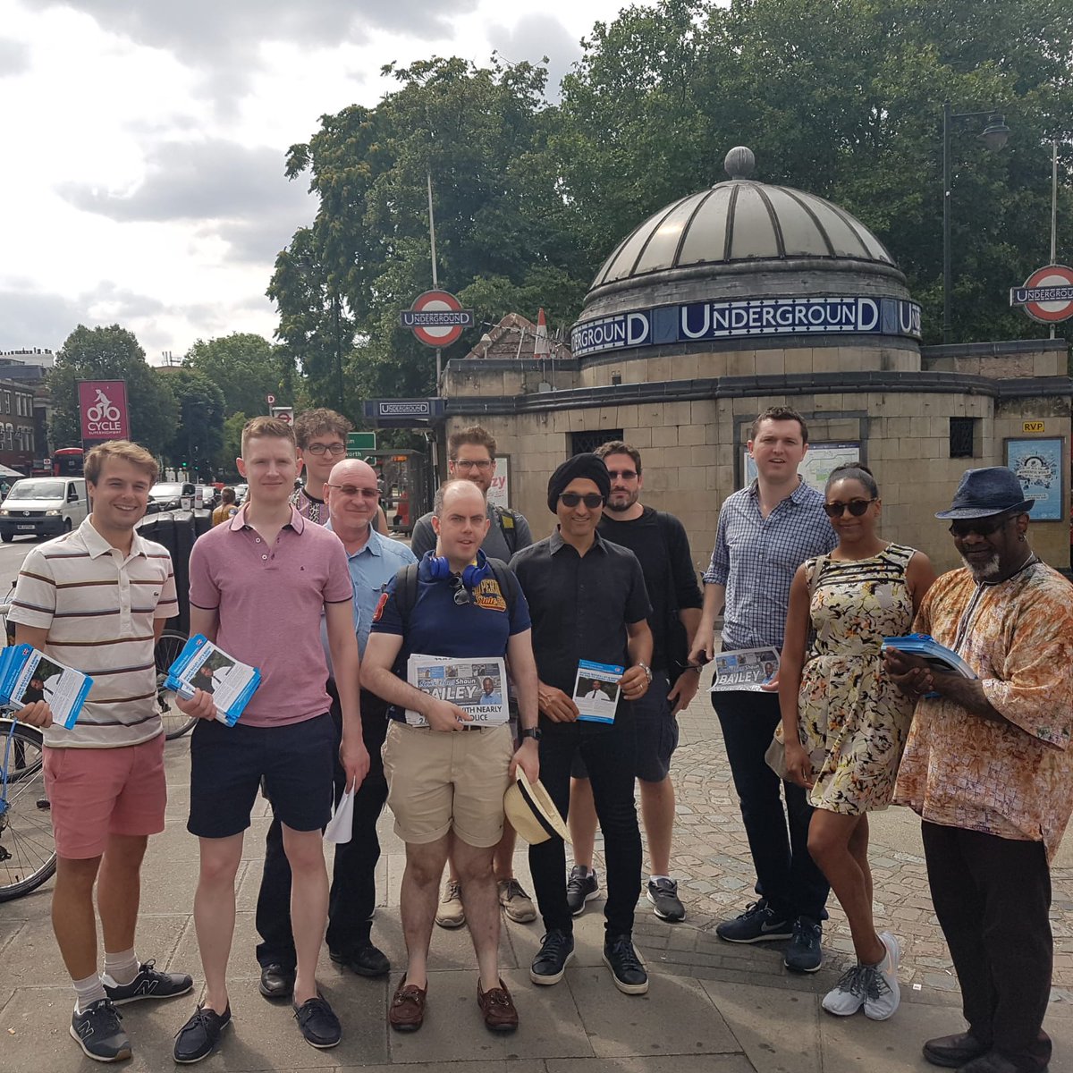 Finishing up a great week of campaigning for <a href="/HGinnett/">Hannah Ginnett</a> &amp; <a href="/ShaunBaileyUK/">Shaun Bailey</a>, <a href="/Conservatives/">Conservatives</a> teams out across #Clapham talking to residents about local issues, &amp; the #GLA / #Mayoral elections in May 2020.
#backbailey2020 #Ginn2win #torycanvass #londonelects
#Streatham