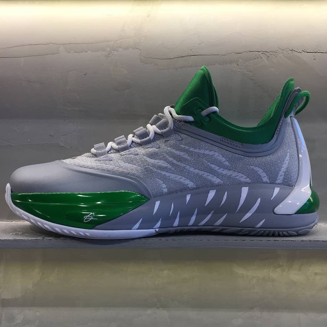 ComplexBets's tweet photo. ANTA officially unveils @GordonHayward’s first signature sneaker, the GH1, in China. Scheduled to launch in December.
📸: sneakonomist (IG) https://t.co/GxA9VH4nM0