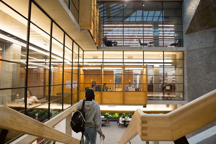 TrentUniversity's tweet image. The Bata Library is a centerpiece to the #TrentU campus with Ron Thom #architecture and unique spaces for interactive learning. In fact, it's so fabulous that @Chatelaine named it one of the top 15 coolest #libraries in Canada. chatelaine.com/living/coolest…