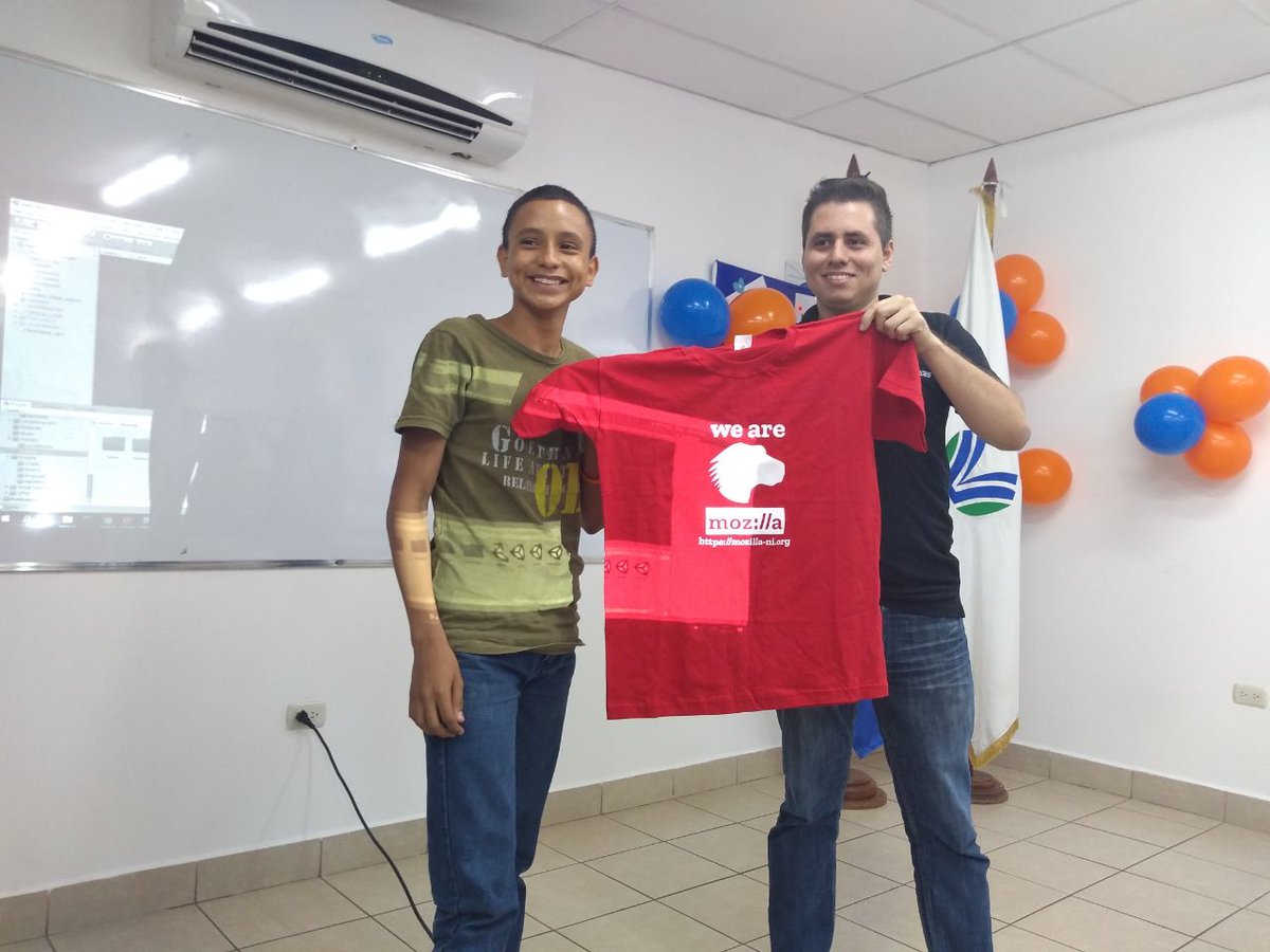 Clausura de #MozActivate19 por parte de las Autoridades de <a href="/Univalle_Nic/">Universidad Del Valle</a> en Managuay <a href="/mozilla_ca/">MozillaCA</a>. En el mismo se entregaron premios y stickers  a los presentes que participaron de esta actividad.  <a href="/mozilla_hispano/">mozilla hispano</a> <a href="/mozilla/">Mozilla</a> #MozillaActivate #MozillaActivateDay #MozCA