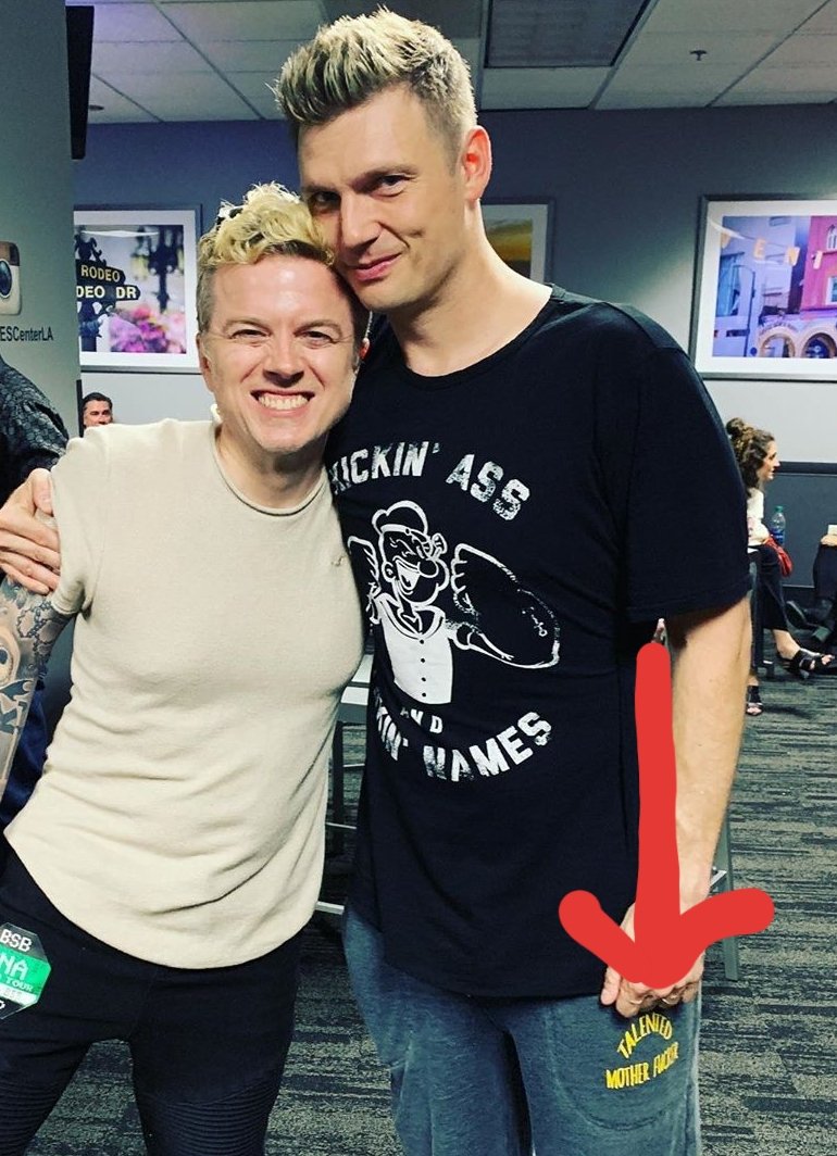 SaraNickie's tweet photo. ain't no shame in @nickcarter's game...boy be advertising the truth right on his clothes now..😂 #TalentedIndeed #preachItBoy #WeKnow #AlwaysKnown https://t.co/kdloAtMy9B