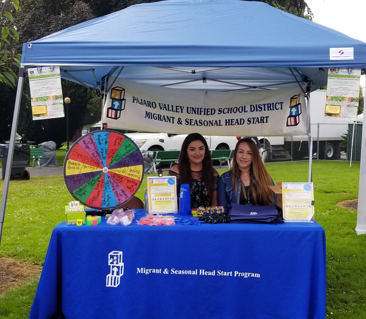 PajaroValleyUSD's tweet photo. ¡Festival de Fresa empezó! Venga a sentir la calidez de la comunidad, disfrute de música, artes, comida y conozca de recursos. Visite el puesto de #PVUSD y apoye nuestra fundación edctva #PVEF con un tamal de fresa. ¡Mostremos el verdadero espíritu de #OneTeam de Watsonville! https://t.co/uixMPelnaN