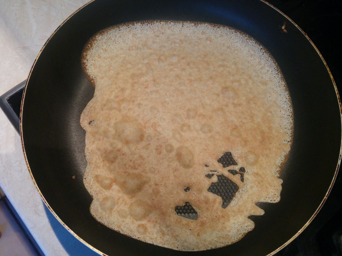 jelzow's tweet photo. Блин - Трамп!
Trump pancake!
#surprise #kitchenaccident https://t.co/ZVfuuKrlni