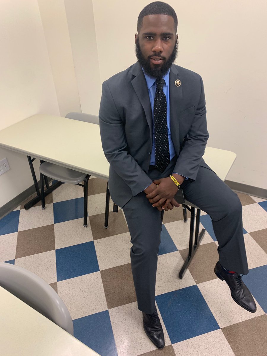 zol1956's tweet photo. Congratulations to Bro. Khari Ngozi, ΖΟΛ Spr 19’ initiate — starting a new position at Global Leadership Academy (Southwest), teaching Global Studies (7th + 8th grade)! Continue leading the charge Bro! 06’ 🤙🏾 https://t.co/7PBB9KyCcQ
