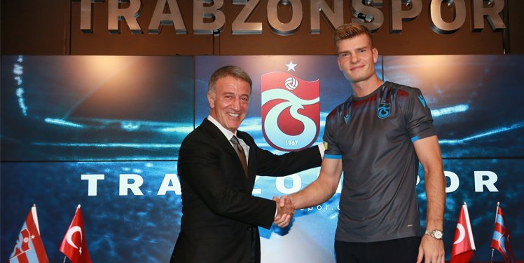 gazetefutbolde's tweet photo. Perfekt! #Trabzonspor verpflichtet Alexander Sörloth für die Angriffsreihe!

Weiterlesen 👉 https://t.co/fnmLGaWgOd

#SüperLig #Transfer #EPL #Premierleague #CrystalP ⚽️ https://t.co/TrDw5aw5Zh