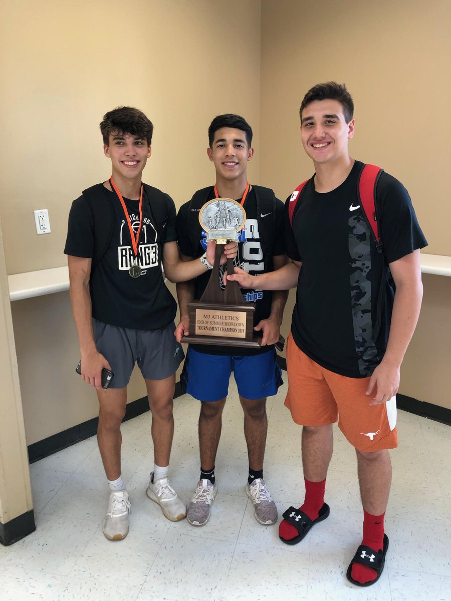 ArismendiIv's tweet photo. Won the last tourney of Summer 2019 with my Blue Devil Brothers! #Eagleclass2020 https://t.co/bNi3DwsUss