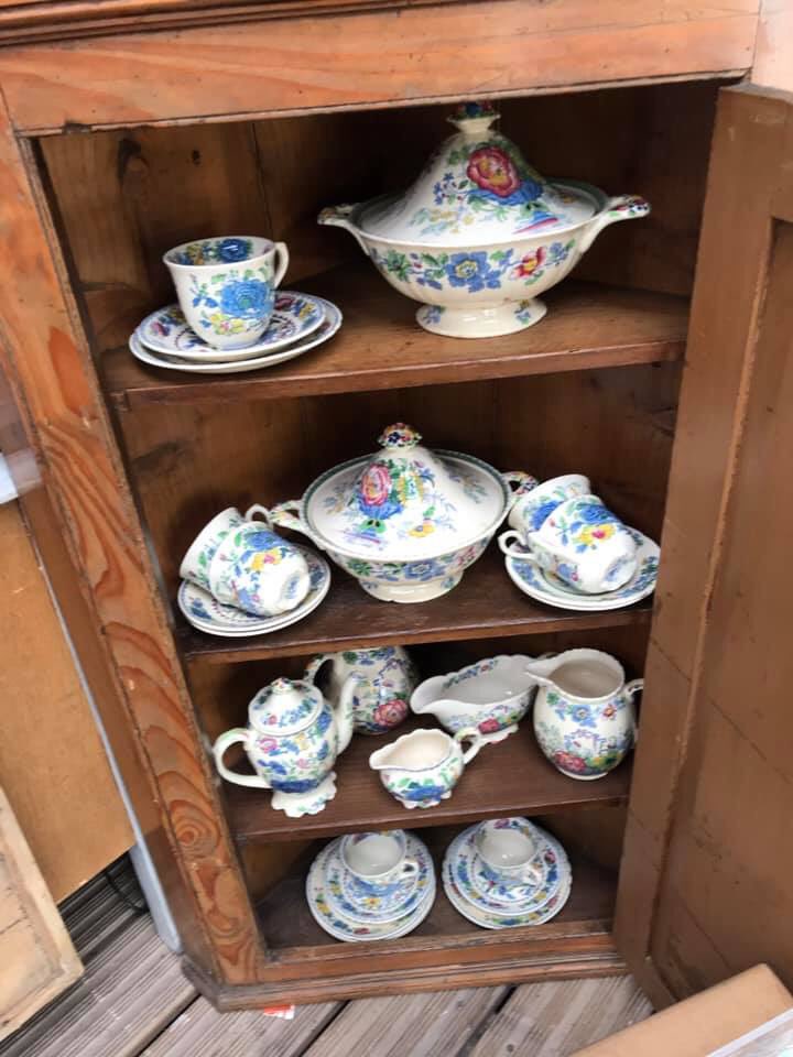 Clara_Bowe's tweet photo. Mason tea sets anyone? #clarabowe #loveyourvintage https://t.co/eUHQx7oPOu