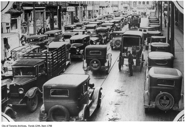94 Years Ago Today, on Aug 8th, 1925, the first automatic traffic signal was installed in the City, at the corner of Yonge &amp; Bloor. #Toronto was a bit late to pick up on the innovation, as NYC and SF had been using them for 20 years. #TorontoTraffic #TorontoHistory