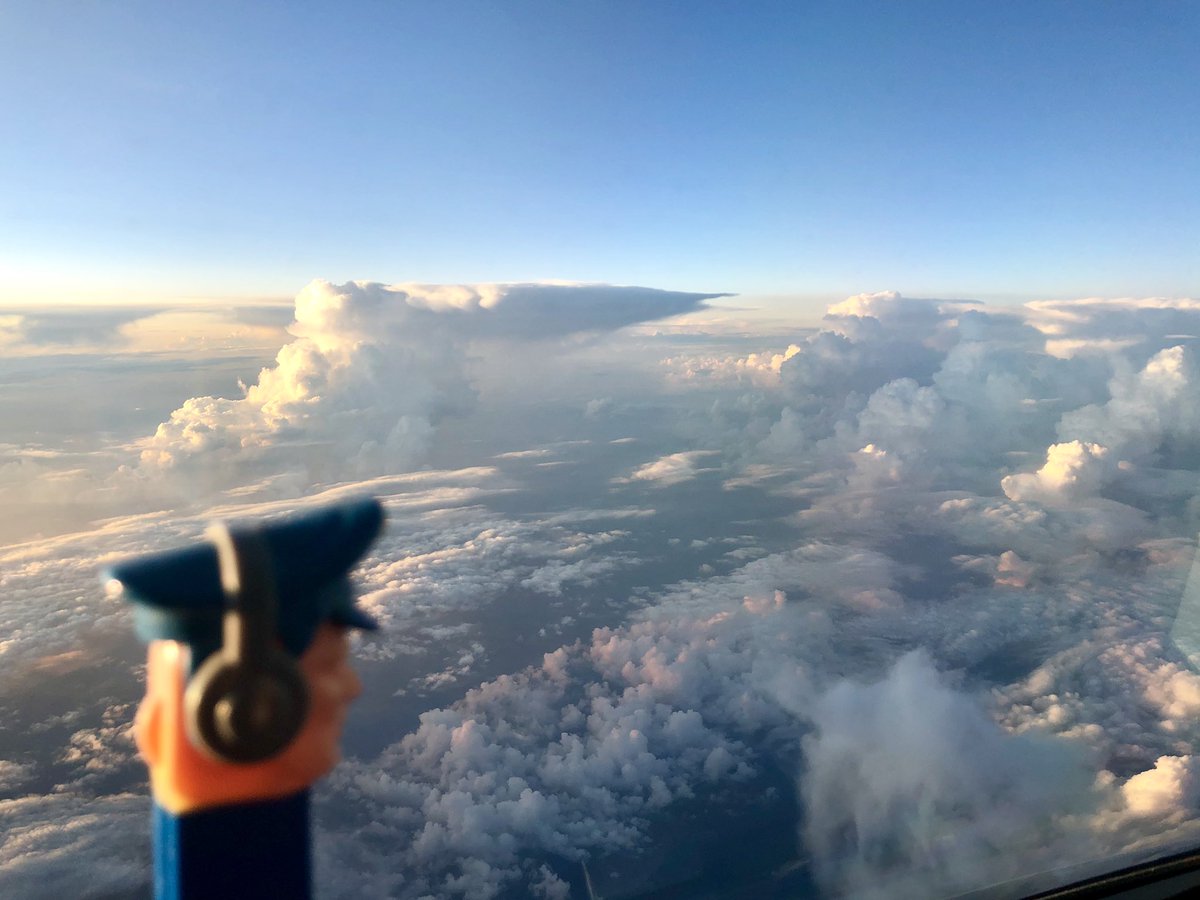 PilotPez's tweet photo. Beautiful late light... sunset on thunderstorms over eastern Georgia. https://t.co/NzGfa8VOrD