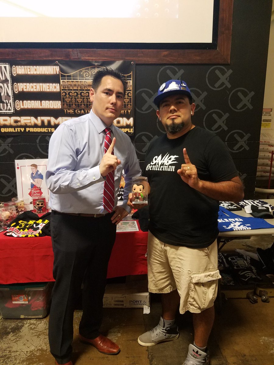 1Teflon_Don's tweet photo. I finally got to hand out some @1PERCENTMERCH Custom Funkos to @snacksabrejr @AJ_Dougg and @MikaylaMatrix and D. King. @CRABWrestling #AlphaOx
I got a few more left on the to do list. https://t.co/srMHwjMs7C