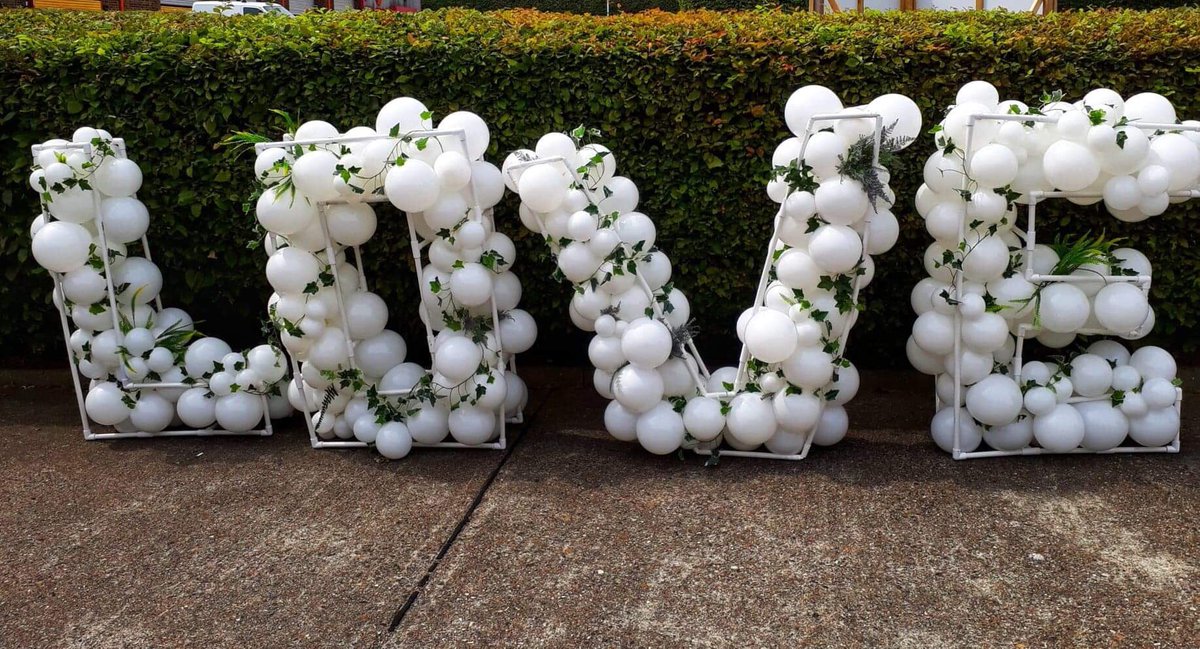 BalloonEssex's tweet photo. One of the new designs from todayโs training with @MattJBLewis and @beyondballoons
Say it with balloons!
#balloontraining #love #sayitwithballoons #weddingideasessex #balloonletters #newideas #newballoons https://t.co/wjVR8p0DzN