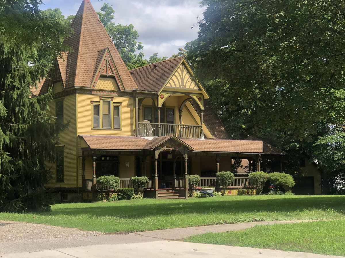 TreeTownHomes's tweet photo. #Realtor #NormalPark #PropertyForSale #HaydenHillHauteHomes #TreeTownHomes #AnnArborRealtor #AnnArborRealtorLive #YpsilantiHomes #DoItDarryn #KindKerin #ThinkTanya https://t.co/QnwM1TMWlq