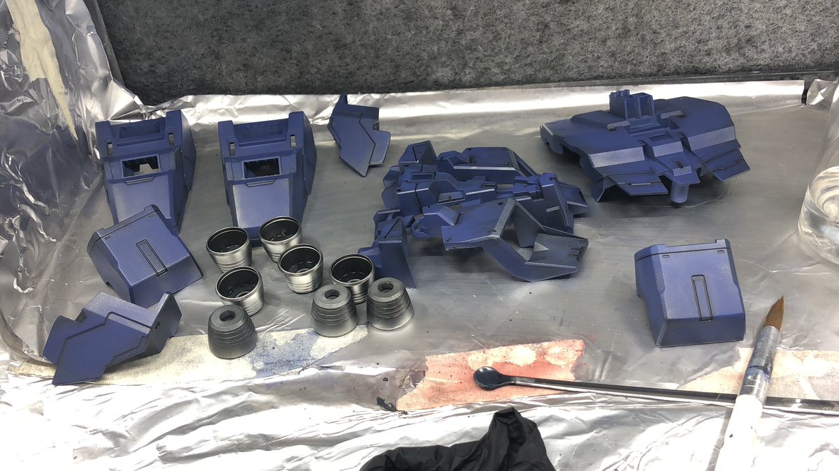 초보의 웨더링 ㄱ ㅡ .. 점점 밤새는 시간이 길어 지고 있다 ㄱ ㅡ 아나  ㅜㅡㅜ #건프라 #건프라초보 #건담 #웨더링 #대충