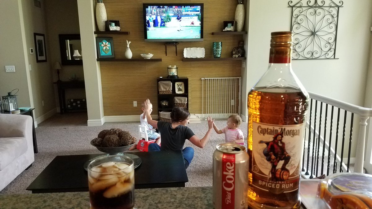 GrantJohnsonPKT's tweet photo. Sundays in this house when @BriceGarnett is in the hunt. @Ant_3 @zkerr @kcmather @JTom111 https://t.co/wLK5XH3xOx
