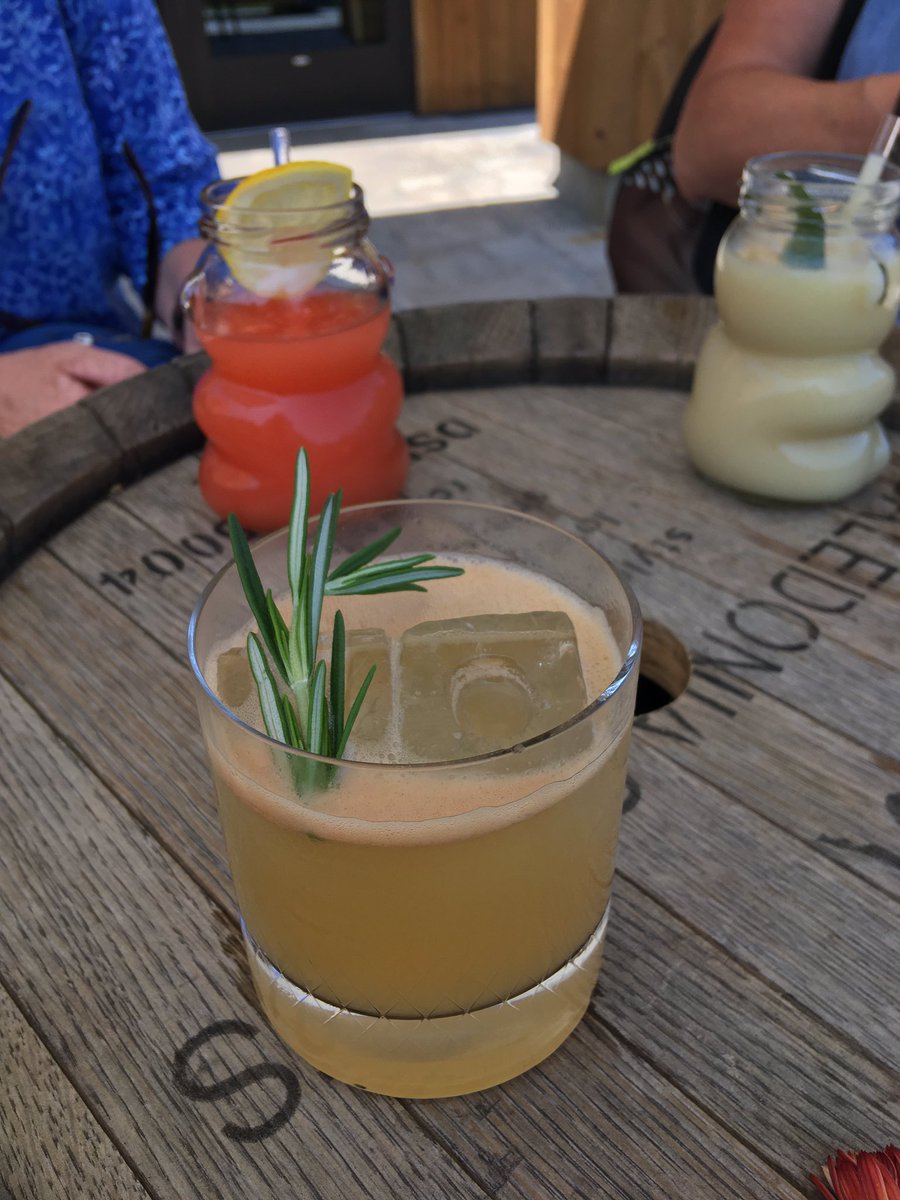 GinterviewsUK's tweet photo. Pollenita at Barr Hill, VT. wonderful spicy mix @BarrHillGin #Vermont #pollenita #gin https://t.co/isYclAX7og