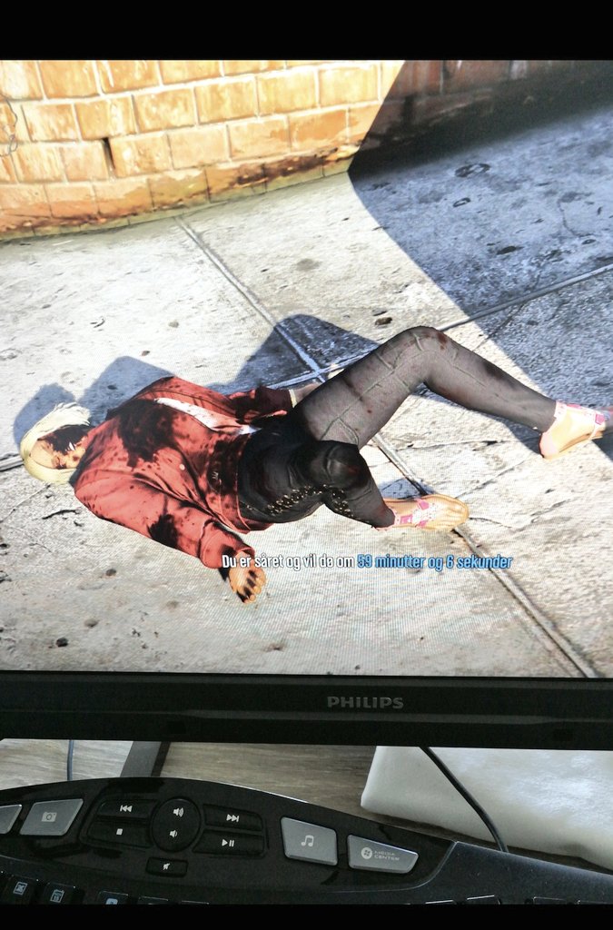 Hejsopiax's tweet photo. That feeling when you die ingame and its vaccination time so all your friends ain't online to save you. R. I. P me 🍍 🤷🏼 #noliferp #gtarp https://t.co/3lBXpgpTKT