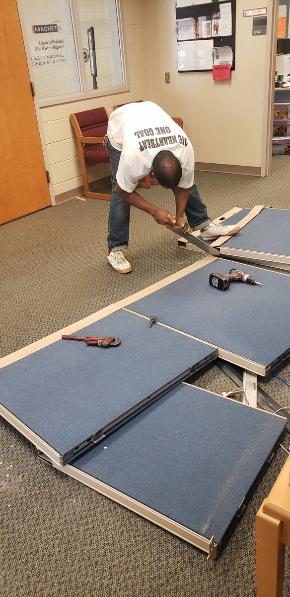 DosesofDula's tweet photo. Stay tuned for changes to our front office reception area! #sprucingup #WeareLigon @ligonmiddle1 @LigonPTA https://t.co/R6H9xneVg4
