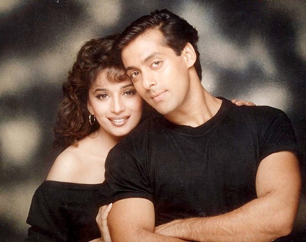 HiraRabari77's tweet photo. Celebrating to
#25YearsOfHAHK a mega ALL TIME BLOCKBUSTER
Indian cinema's begest iconic Family movie
And historical Collection 1995 120cr and
first Indian movie 100cr cross
#25YearsOfHumAapKeHainKoun #5Aug1994
#SalmanKhan @BeingSalmanKhan
@MadhuriDixit https://t.co/VJyNimFZez
