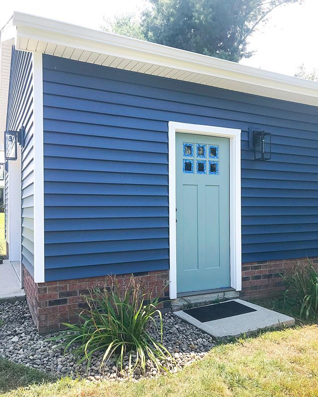 ProjectGoble's tweet photo. 🎨 The last coat of paint is going on the workshop entry door, the extra Amazon planters we received are being filled with trees and flowers, the back porch chairs are receiving a new coat of black spray paint, and the extra gravels are being put down near the back porch. 🏚 O… https://t.co/K3utZjD7Pc