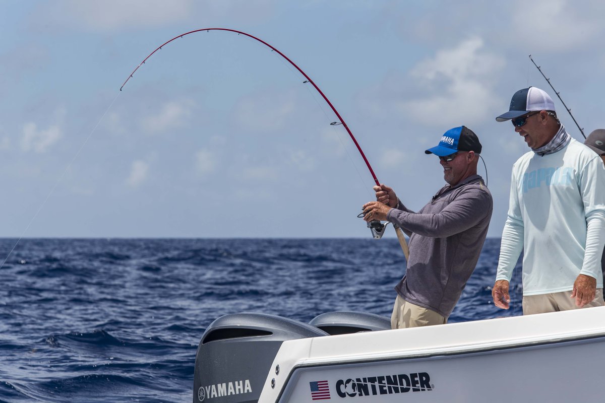 SportsmansADV's tweet photo. Capt. Rick Murphy puttin' on a show...literally. Be sure to catch the adventure tonight on @FOXSportsFL at 8pm. #HookedUp #FishOn #RodBend https://t.co/iT3lA7bYmB