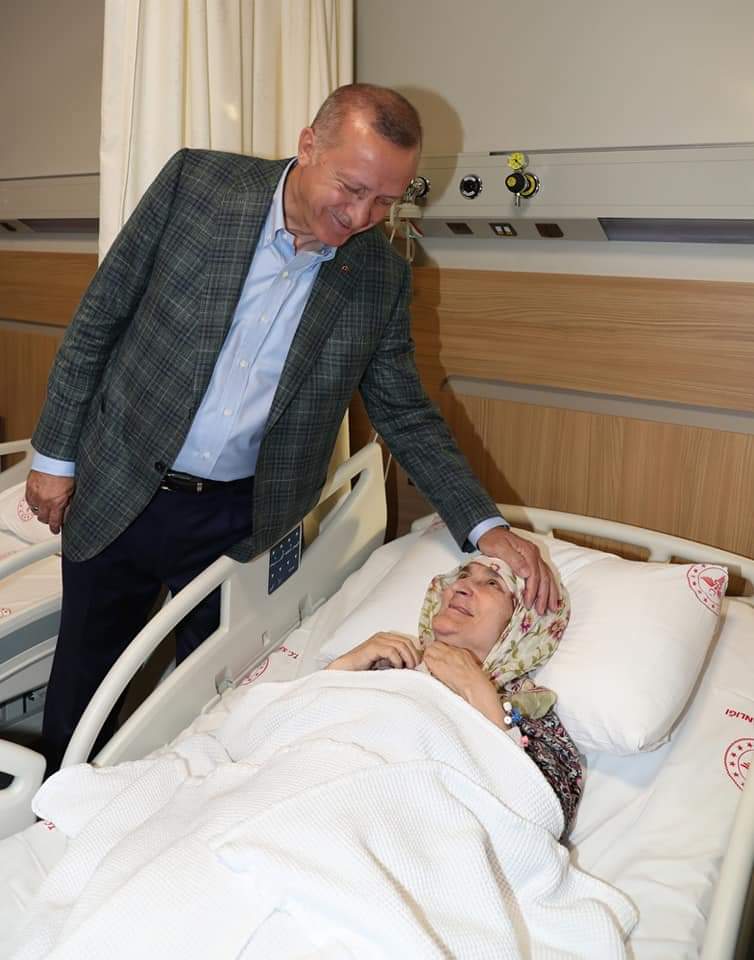 Osmanmutlugkb's tweet photo. Cumhurbaşkanımız @RTErdogan, Bursa Şehir Hastanesi Açılış Töreni’ne katılarak, hastaları ziyaret etti. 
@yayman_huseyin 
@HuseyinYayman https://t.co/8QdfpQRNKr