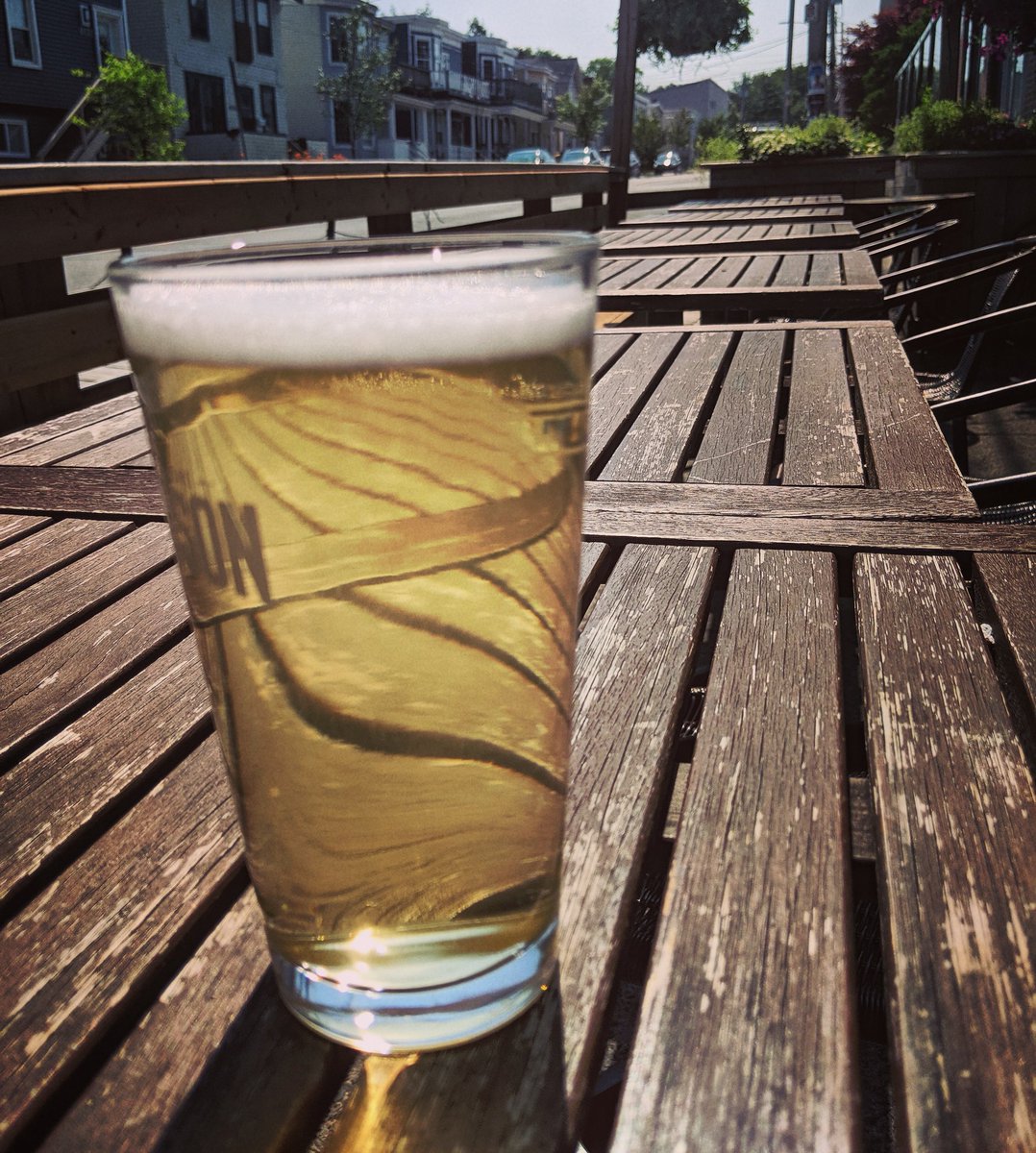 StudioEastHFX's tweet photo. HAPPY HOUR ALL NIGHT!!
๐ป๐ฅ๐น
It's a great day for patio beers, especially for $6 a pint!!
Also $6 for select wines and $8 for daiquiris!!
#happyhourallnight #happyhour #happyhourhalifax #patiovibes #patiobeers #halifaxpatios #summervibes #summerdrinks #beer https://t.co/PdzWNrohGk