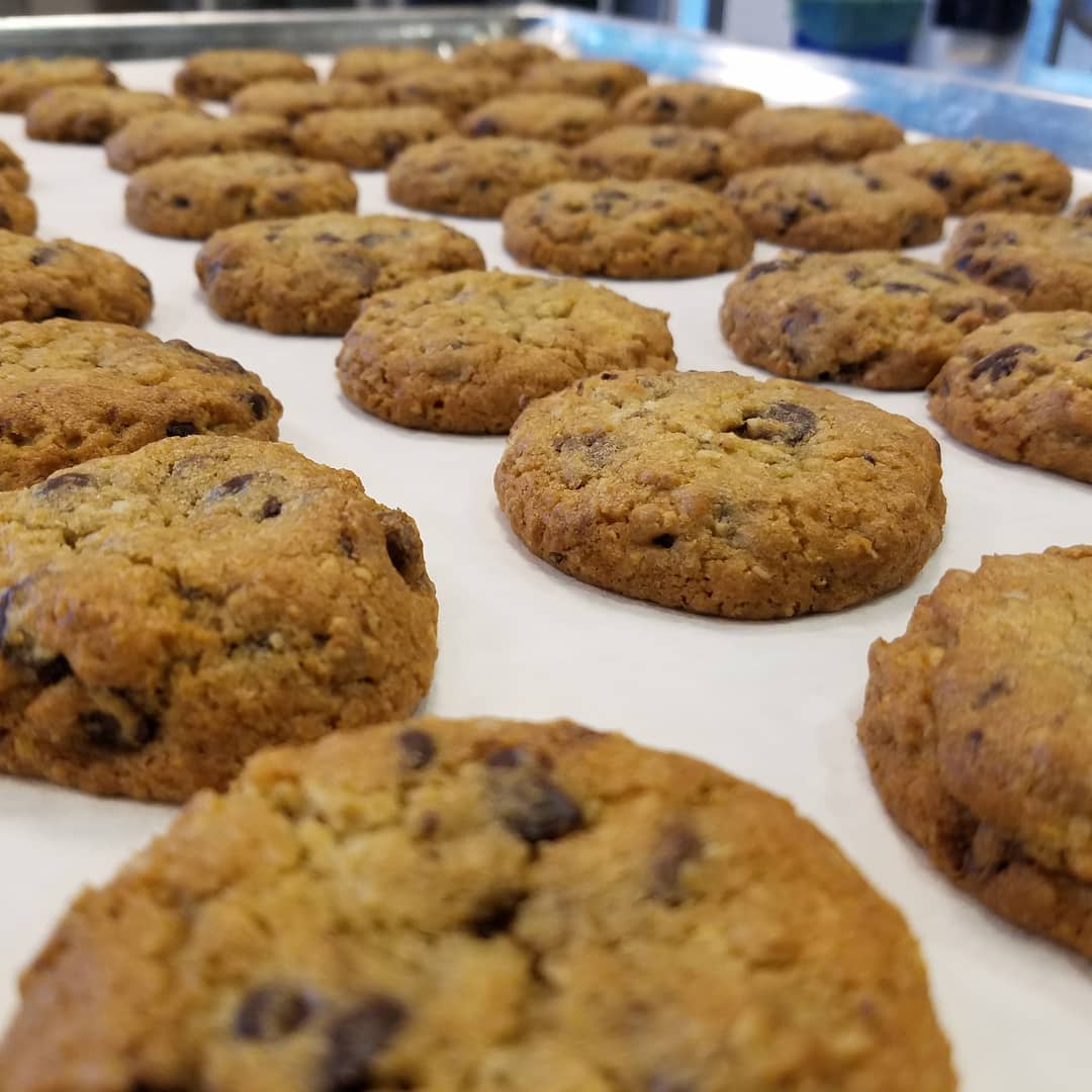 daddysdough's tweet photo. Today is National Chocolate Chip Cookie Day! Celebrate by eating the best cookies in all the land! Horrocks Market, Bridge Street Market, and Ken's Fruit Market on Plainfield. Treat Yo' Self!

#daddysdough #cookies #love #happiness #grmi #familybusiness #30days30dollars #grabb https://t.co/IEtB22hZXA