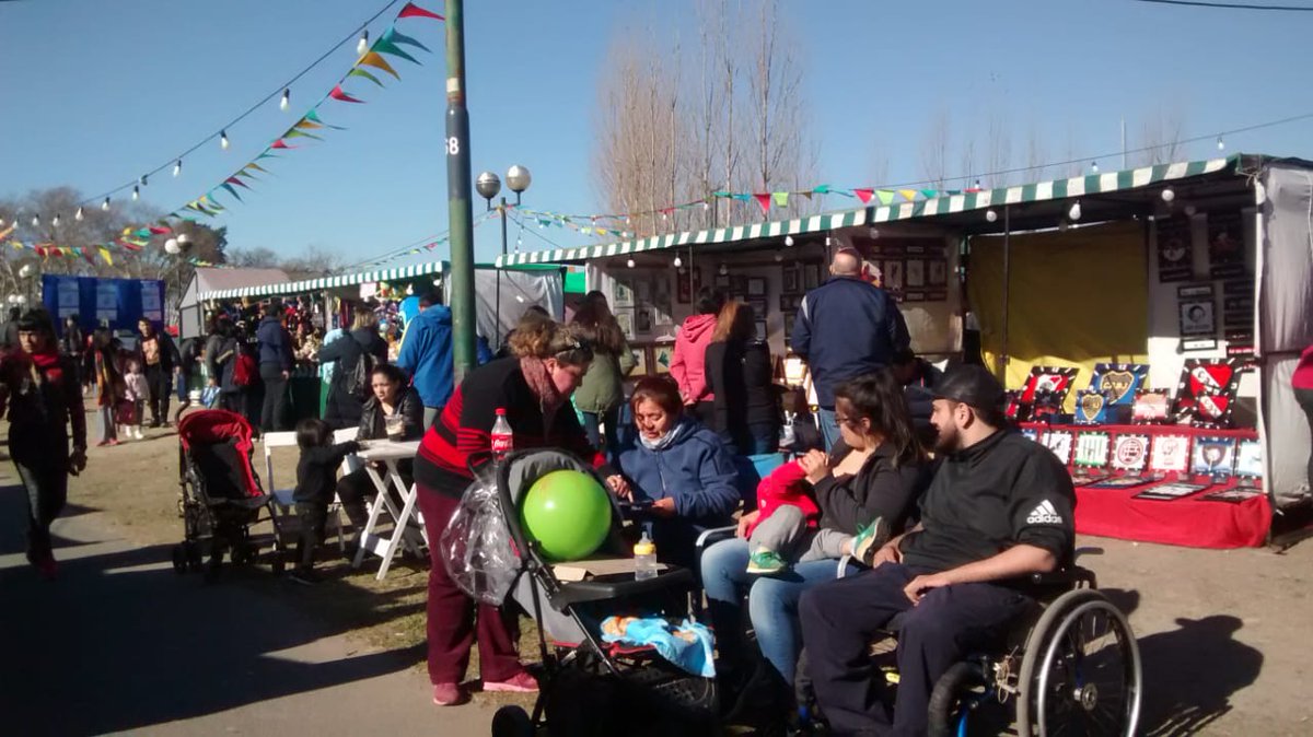 BrownGente's tweet photo. Seguimos trabajando por en el distrito, esta vez estamos en Rafael calzada contándote nuestras ideas y proyectos personalmente #mejorsipag https://t.co/TPBLKRX2cy