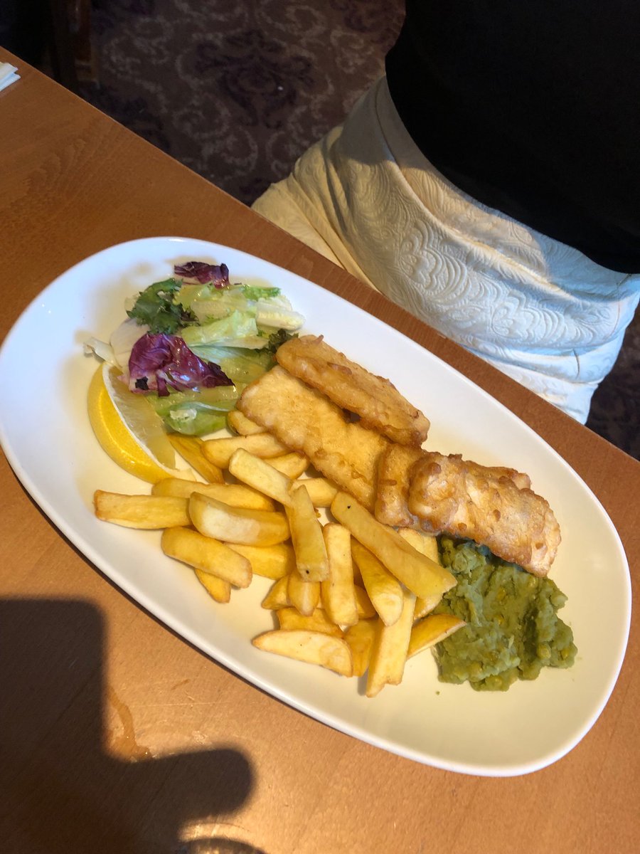 mikeygreen68's tweet photo. A lovely early evening Dinner at @Three_Arches with two gorgeous ladies! My Wife and My Daughter @katiegreen1992 #FamilyTime #Chillin #Relaxin #LovinLife #LivinOurBestLife #Grateful #ChickenJalfrezi #LambRoganJosh #BatteredHalloumi #Nomnom #Delicious Fabulous #WaitressService https://t.co/KHSRti8Gdg