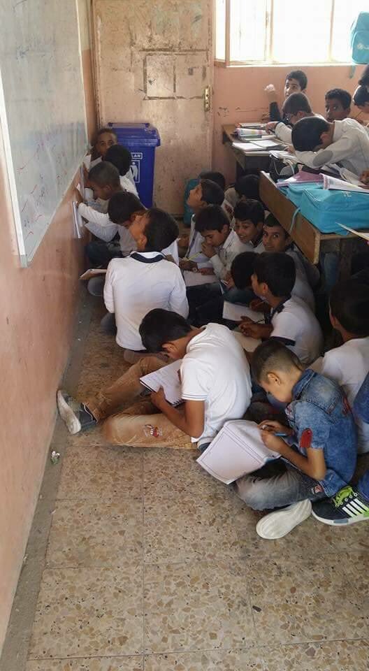 التعليم في العراق اصبح واقعه  مدارس بلا أدراج او مقاعد  وتلاميذ بدون كتب ماذا بعد!؟

 #العراق_نحو_الاميه