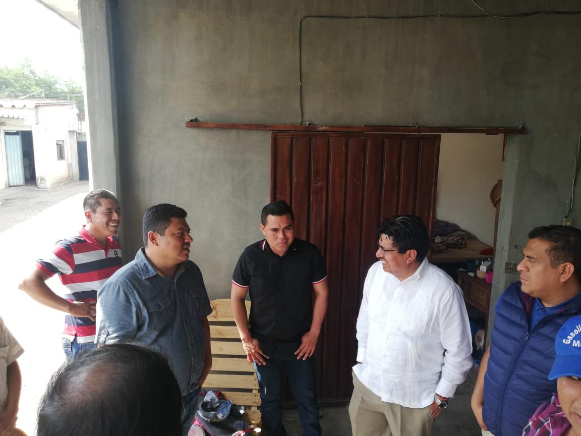 MET_Tacolula's tweet photo. Acudimos por invitación de la Aut. Mpal. de Nejapa de Madero al Inicio de su fiesta Patronal donde asistieron el Lic. Adelfo Regino Montes Director General del INPI quien hizo entrega del convenio para la ejecución de un Puente,   y el Delegado de Atención Reional de Tlacolula https://t.co/YqgMFibgwX
