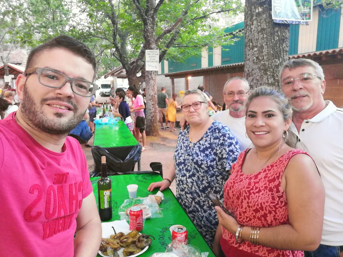 LorenzOurense's tweet photo. E veña pemento!! 40 Festa do Pemento de A Arnoia #aarnoia #gostacheopemento #oribeiro #ourense #galiciacalidade #festadopemento #apapar https://t.co/6YQxAwXRsQ