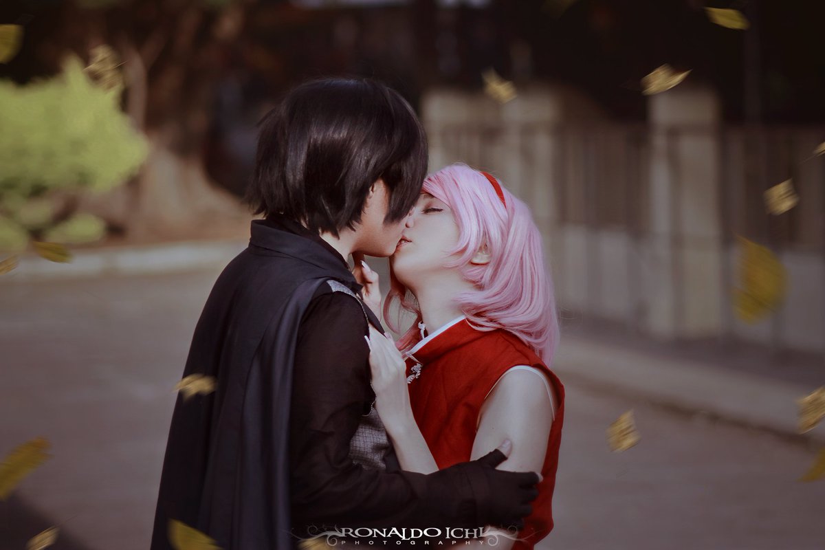 CherryTengu's tweet photo. We are very happy and thankful for the wonderful novel @Jun_Esaka gave for the #SasuSaku fandom. Everything we read made us smile a lot, even in diffucult days (◍•ᴗ•◍)❤ 本当にありがとうございます！ 

#ありがとうございます江坂先生 #cosplay 
📷 @valrophotograph https://t.co/TEGr17BHDY