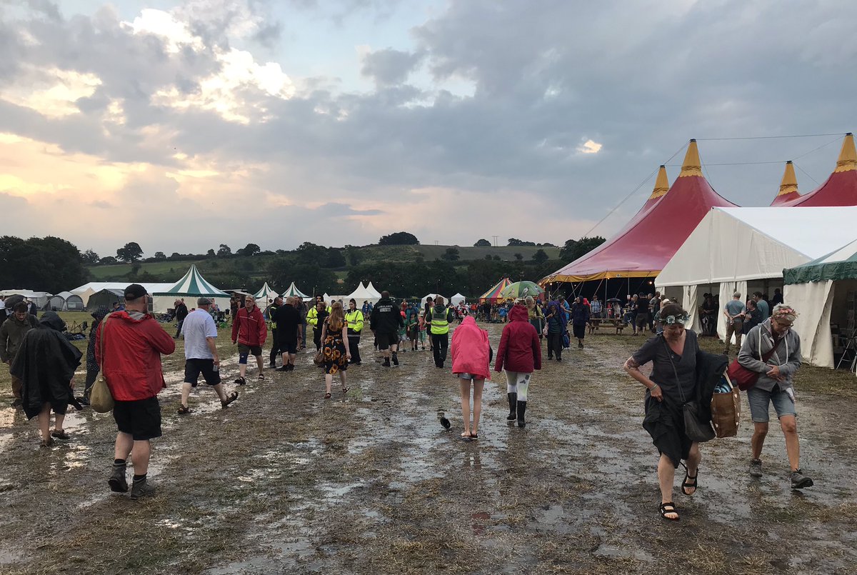 DanJarvisMBE's tweet photo. Itโs been an wonderful w/end of music @festunderstars including a stunning performance of Halt the Wagons by @katerusby & @BarnsleyChoir.
World class performances from world class performers.๐๐ผ
#Barnsley #Yorkshire #UTSf19 ๐ #BreadandRoses๐น
https://t.co/xevelHs6PE https://t.co/rlv2guY7cl