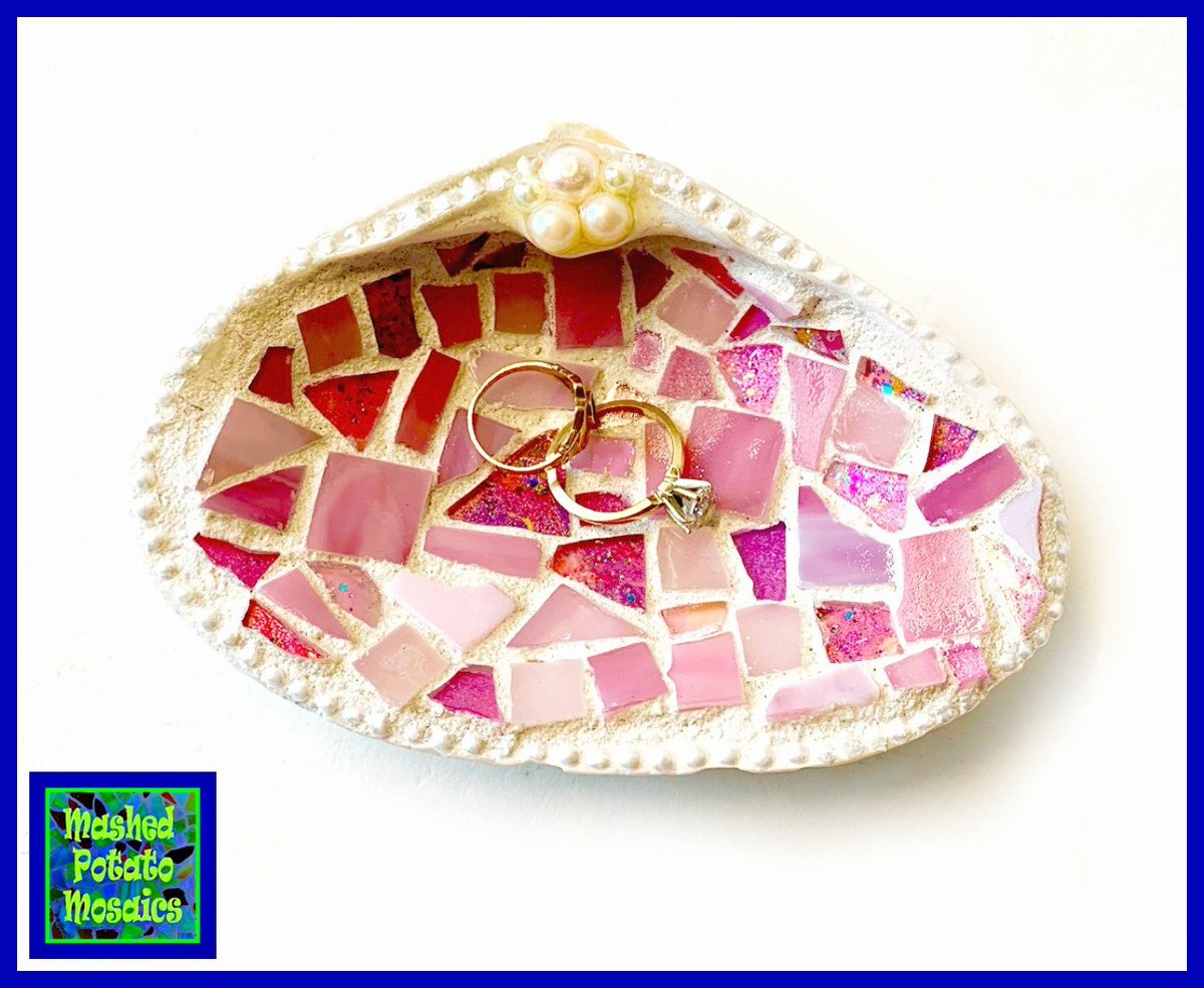 mashed_mosaics's tweet image. Pink mosaic ring catcher, made from a real shell from a beach here in Maine. etsy.me/2Zy2gC4 #ringdish #ringcatcher #shelldish #handmade #etsy #etsyhandmade #etsyshop #etsyfinds #beachwedding #beachlife #seashell #mosaic #giftidea #giftideas #gifts #destinationwedding