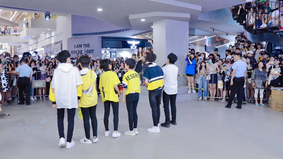 BoyStoryBrasil's tweet photo. 「HQ•04.08.19」#BuskinginTianjin

Obrigado BOSS por terem vindo nos apoiar ❤️ Vocês são como raios de sol ☀ Estamos ansiosos para o próximo encontro 😘

Thanks BOSS for coming to support us ❤️ You are like a rays of sunshine ☀ We look forward to the next meeting 😘

#BOYSTORY https://t.co/SH1vKsu9cc