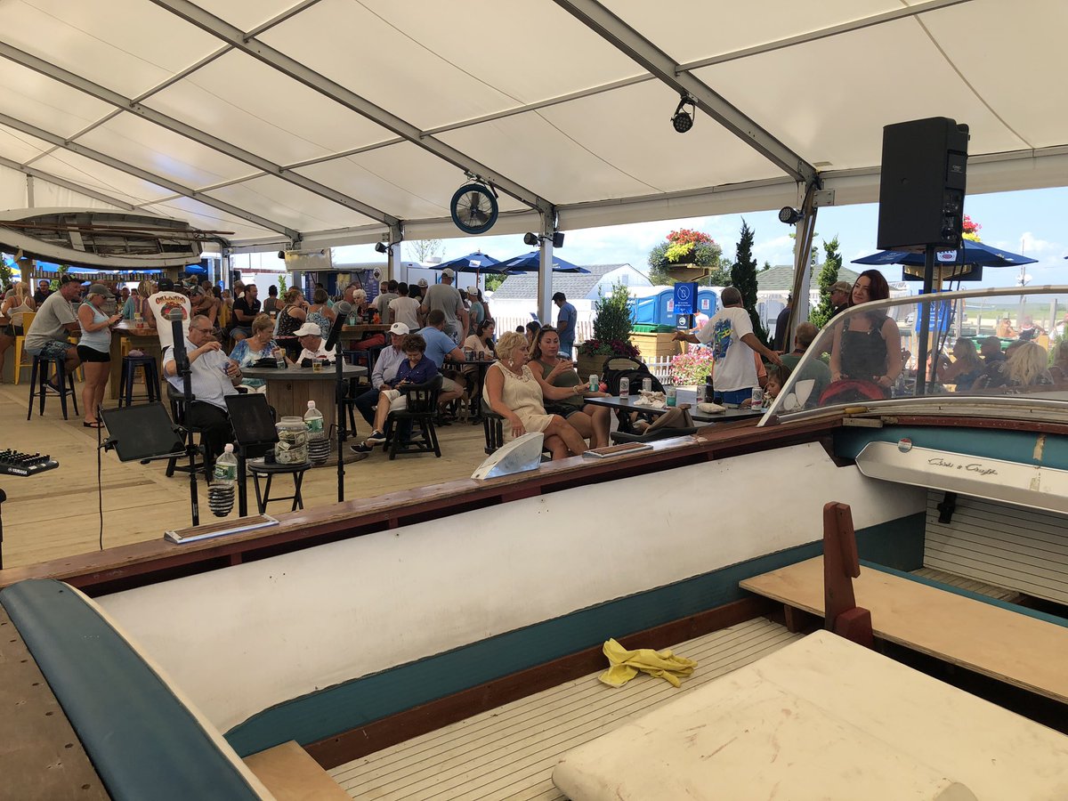 dlp_media's tweet photo. #theboatyard #LBI sunday funday on the water. #barnegatbay https://t.co/ci0p1U7E1P