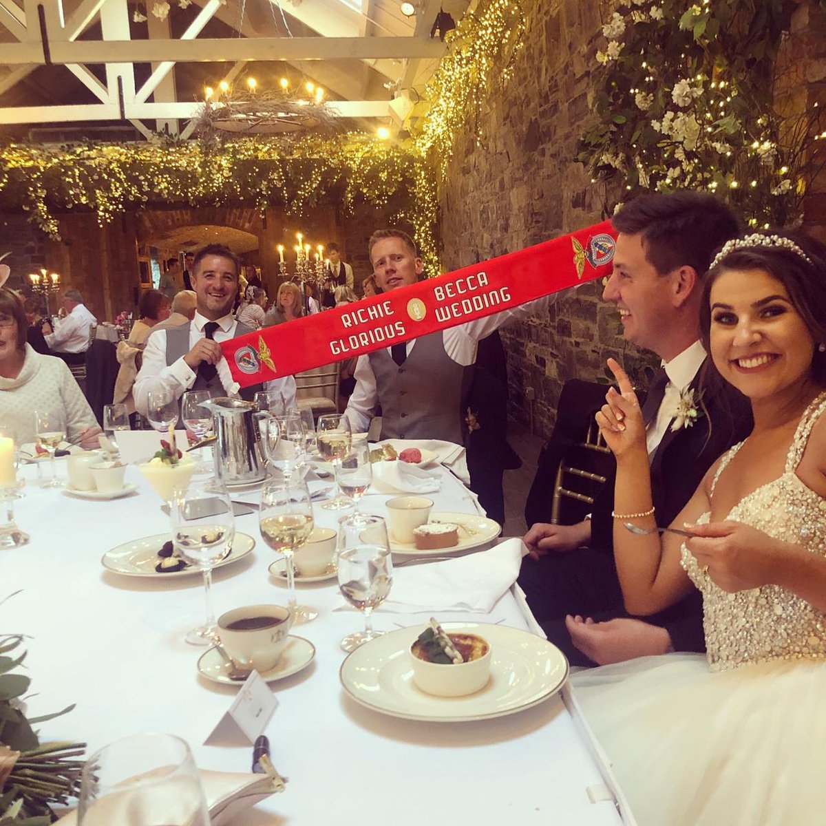 O meu casamento na Irlanda na quarta feira foi Glorioso <a href="/SLBenfica/">SL Benfica</a> #BeccaGotRich2019