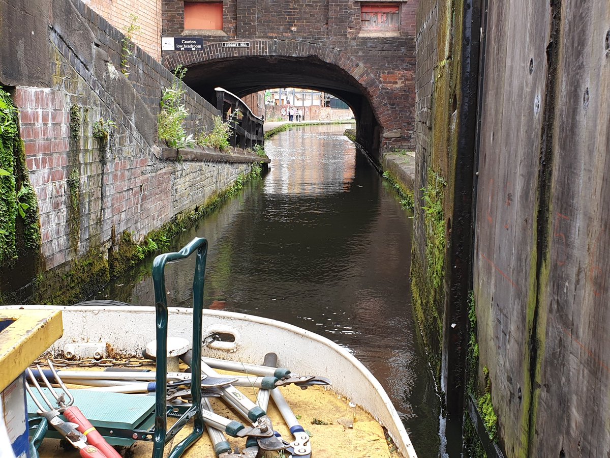 Working on the boats today and a lot achieved <a href="/MyJQ/">My Jewellery Quarter</a> <a href="/CRTWestMidlands/">Canal & River Trust West Midlands</a>
