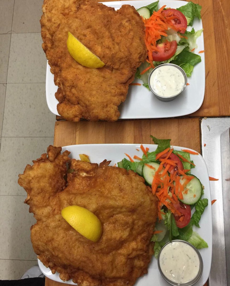 schnitzel_vs's tweet photo. #vsschnitzelhouse in #etobicoke #alderwood #family #restaurant to #enjoy a #homecooked #meal #toronto #canada #iamthechef . ๐ฉ๐ผโ๐ณ https://t.co/5dkLU0tVEC