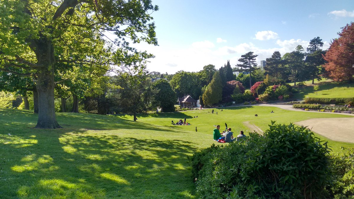 Love your park?

Please vote for Calverley Grounds in <a href="/FieldsInTrust/">Fields in Trust 💚</a>'s UK's Best Park 2019! 🗳️

Wouldn't it be great for our beautiful town centre park to win?! Please vote! 🙂

Vote here: fieldsintrust.org/best-park/sout…

Please share! 👍