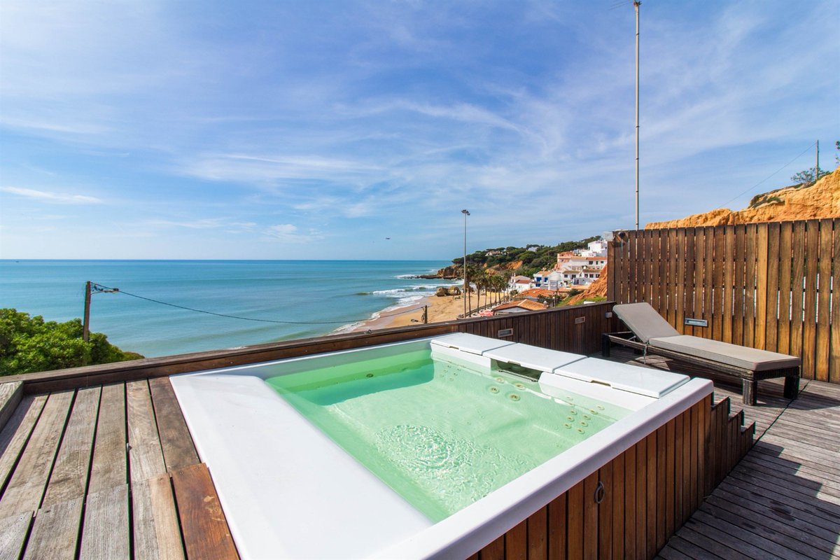 PTPropertyShow's tweet photo. Modernly designed 🖼 villa for sale just footsteps from the beach 🏖! Offering stunning ocean views 🌅 it is fantastically located close to all amenities!...👣⛱😎

795,000€ | https://t.co/vVDyGJ9kIR

🎈@Opropertyshow - Sept 7-8, 2019
Free Tickets 🎟👉 https://t.co/YK0j2WaPNP 👈 https://t.co/LShvNT1jQx
