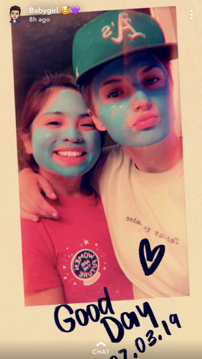 _pipsqueak04_'s tweet photo. My Mf wife!! ❤️🧡💛💚💜💙#alwaystogetherLGBTQ https://t.co/EuIgzr0bW7
