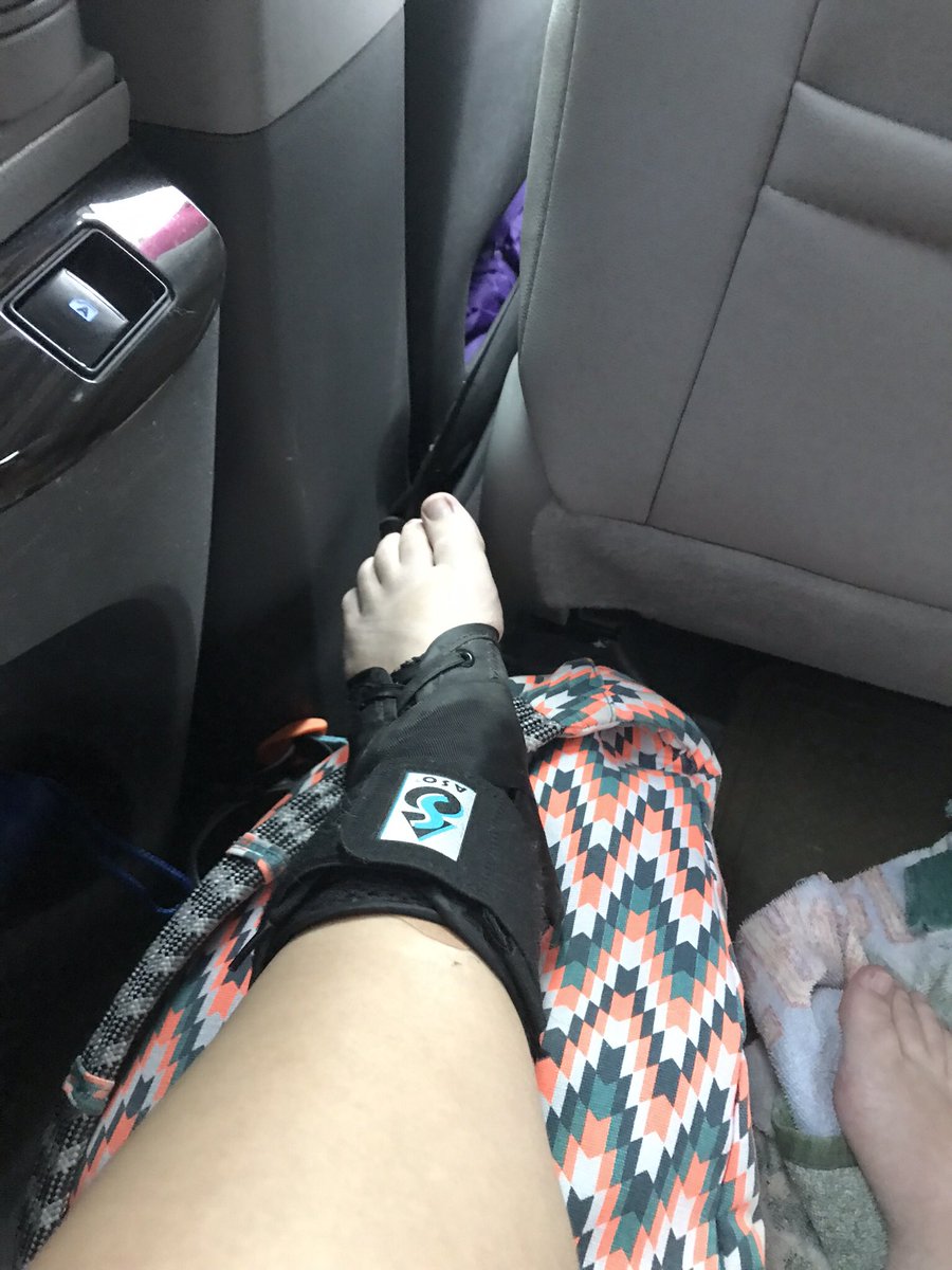 mygishaccount's tweet photo. Meanwhile let’s talk about  #item154 I set out to learn how to skateboard. The board schooled me. #thanksmisha https://t.co/pDx1aW3j2T
