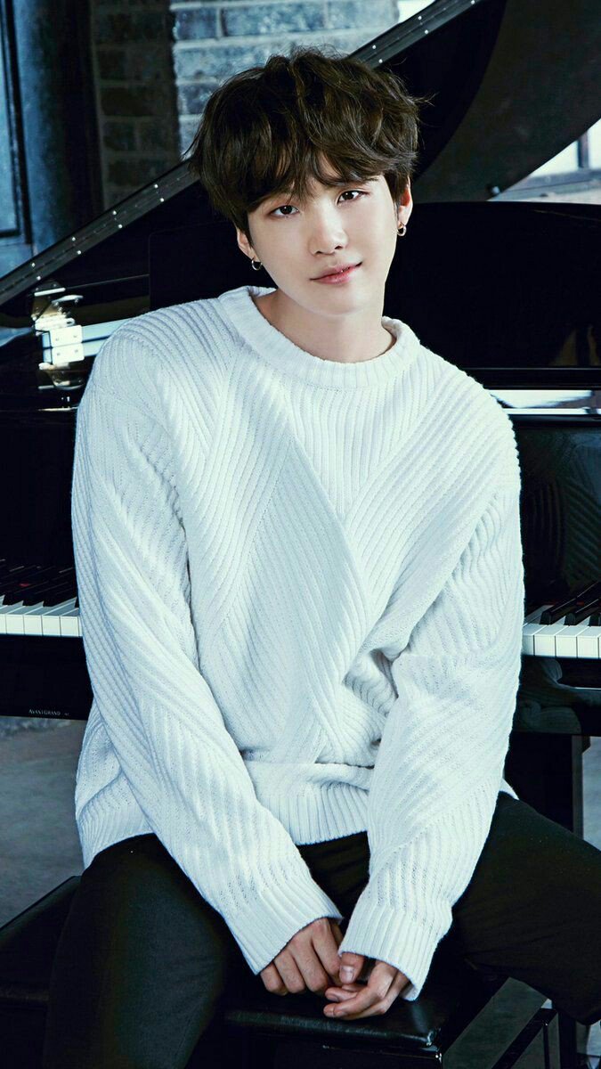 EsperanzaBeat17's tweet photo. #WeLoveYouMinYoongi
Suerte, continúen como siempre; dejando el alma en  donde se paren y  recuerden las estrellas siempre brillan aún cuando no se puedan ver por tanta obscuridad o lluvia siempre están ahí brillando y nunca caen del cielo💜 https://t.co/FTbfbWxSGn