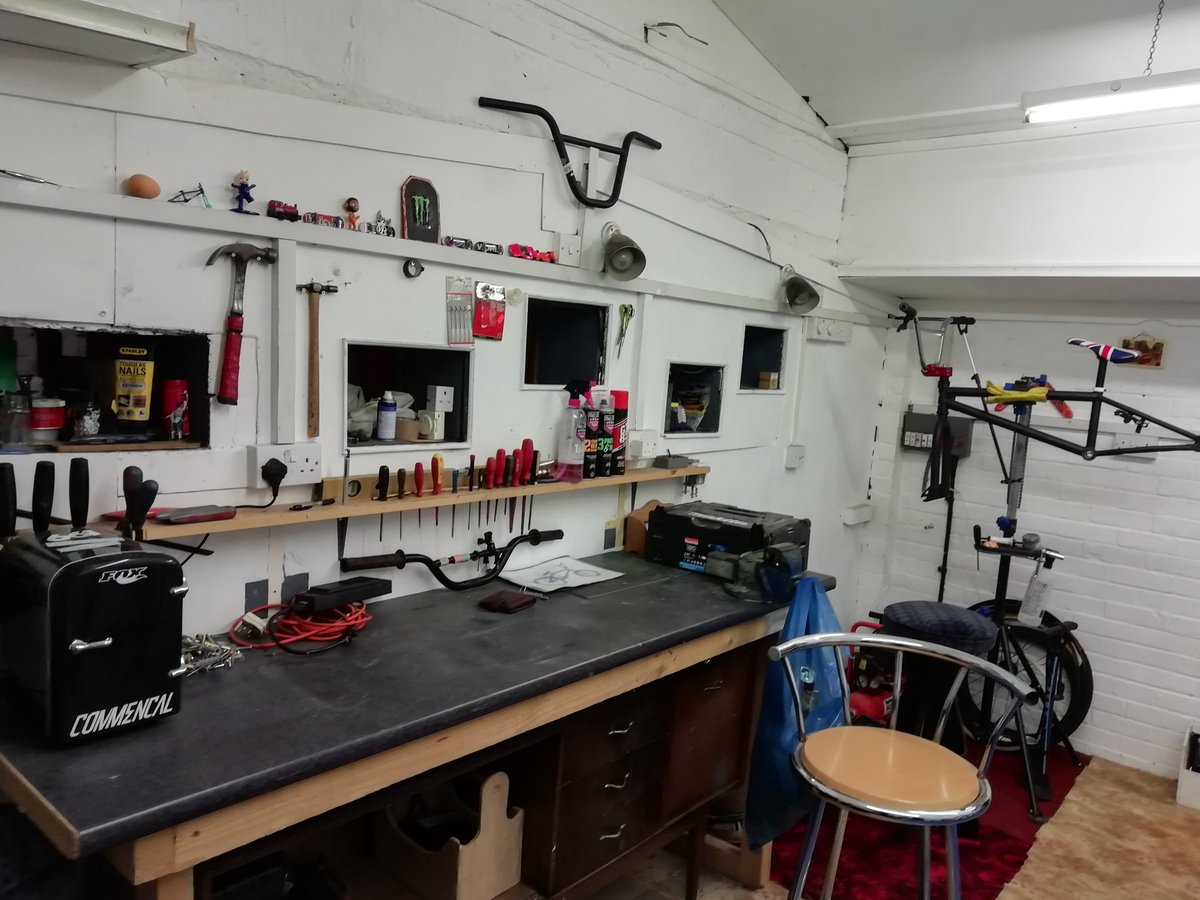 RidesMatt's tweet photo. My bike workshop is getting there now still need to get a few more bits  🤘 #mountinbiking #mtb #bikeworkshop #workshop #thedream #mychillplace #whereshitgosedown #mancave #mtbworkshop https://t.co/CGNpz4YUBc